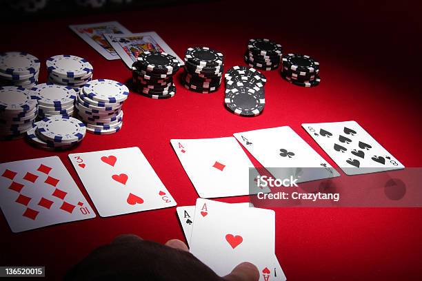Pokerhand Stockfoto und mehr Bilder von Ass - Ass, Bildschärfe, Blatt - Kartenspiel