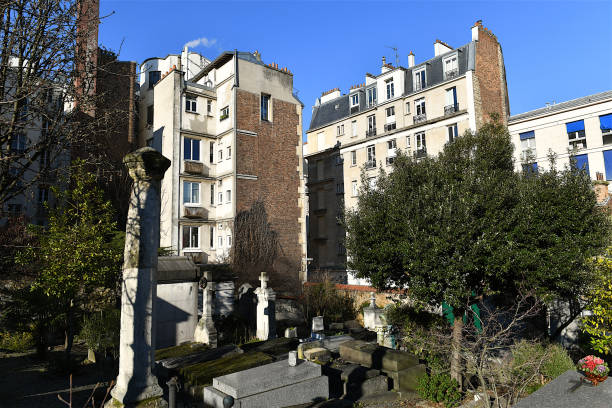 the saint-vincent cemetery in montmartre, paris, france. - cemetery montmartre paris france france imagens e fotografias de stock