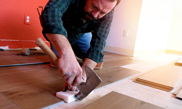 istock Installing wooden vinyl floor 1365210806