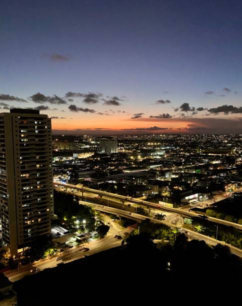 istock Sunset in Boa Viagem residential district 1365231923