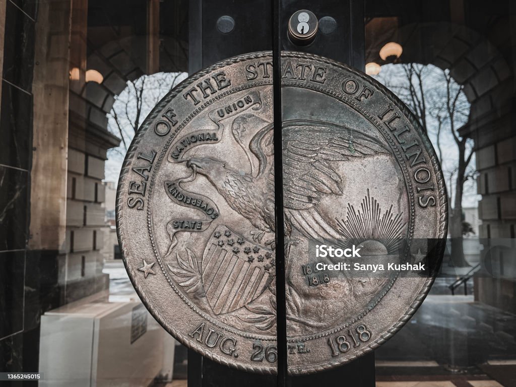 The state of Illinois Seal as door handles to the North entrance of the Illinois State Capitol Building in Springfield, Illinois, USA Illinois Stock Photo