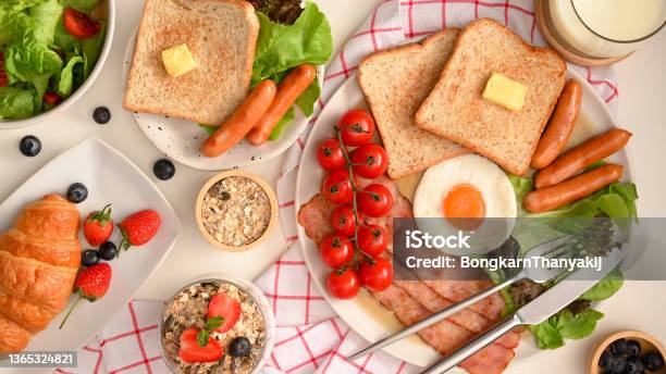건강한 재료로 맛있는 영어 아침 식사 세트 0명에 대한 스톡 사진 및 기타 이미지 - 0명, 건강한 생활방식, 고급 요리 ... 건강한 재료로 맛있는 영어 아침 식사 세트 0명에 대한 스톡 사진 및 기타 이미지 - 0명, 건강한 생활방식, 고급 요리 ...