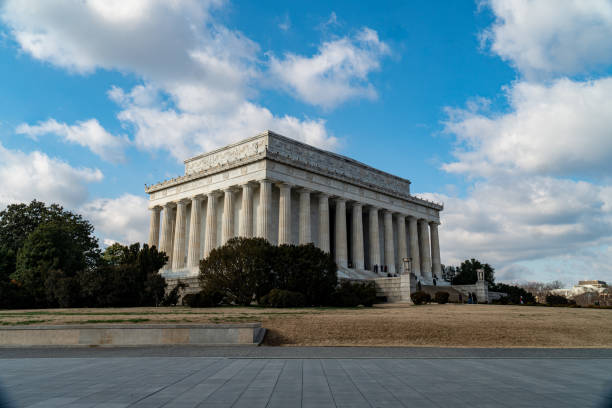 Lincoln Memorial Lincoln Memorial - Washington, DC, USA washington dc slavery the mall lincoln memorial stock pictures, royalty-free photos & images