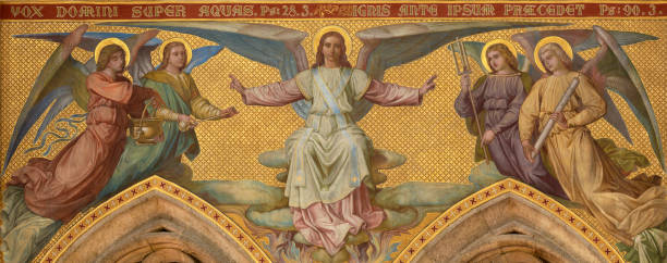 вена - фреска ангелов с символикой сактификации в церкви вотивкирхе - altar church vienna gothic style стоковые фото и изображения