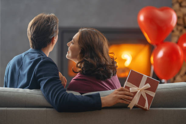 istock couple on valentine's day 1365390856