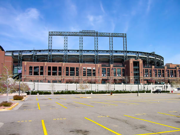 アメリカ合衆国コロラド州デンバーのダウンタウンにあるクアーズ・フィールド複合野球場 - colorado rockies ストックフォトと画像