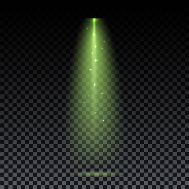 緑のスポットライト。透明な背景に緑のレーザービーム。レーザー光線、透明な黒の背景に点灯効果。 - lighting equipment green illuminated backgrounds点のイラスト素材／クリップアート素材／マンガ素材／アイコン素材