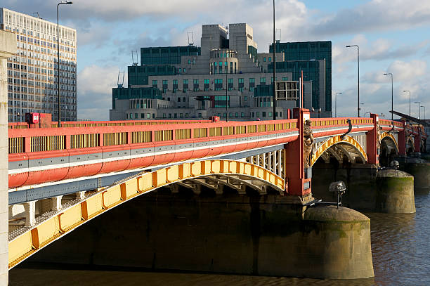 istock Vauxhall Bridge and MI6 Secret Intelligence Service Headquarters 136549358