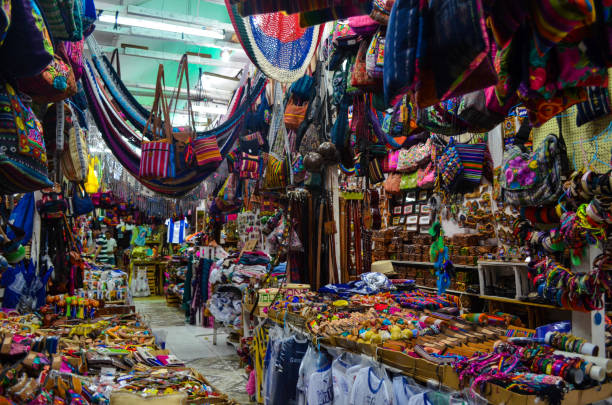 Guamilito Artisanal Market The iconic Guamilito market in San Pedro Sula, Honduras. Market for handicrafts and typical Honduran artisanal products honduras stock pictures, royalty-free photos & images