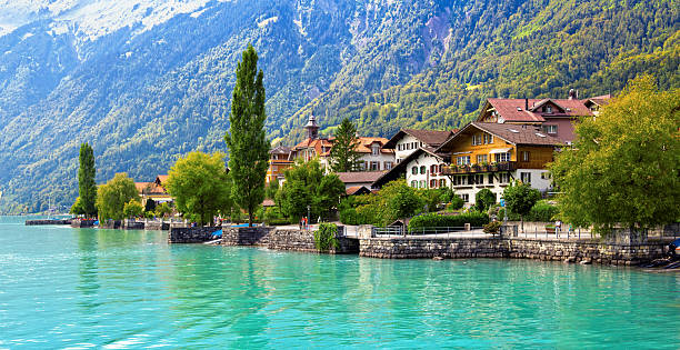 brienz village, svizzera - brienz bernese oberland village lake foto e immagini stock