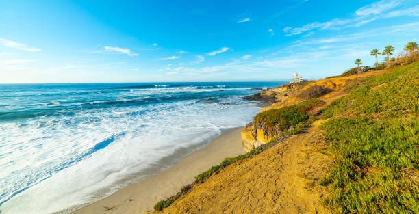 istock Blue sea by La Jolla shore on a sunny day 1365574734