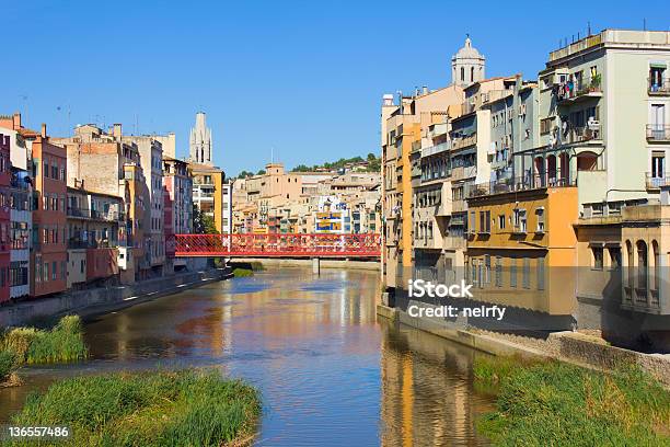 Cidade Velha De Girona Espanha - Fotografias de stock e mais imagens de Antiguidade - Antiguidade, Ao Ar Livre, Arquitetura