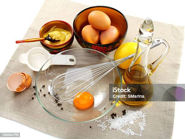 Prodotti Per La Casa La Preparazione Di Maionese - Fotografie stock e altre immagini di Bianco - Bianco, Cibo, Close-up