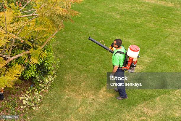 Gardener 0명에 대한 스톡 사진 및 기타 이미지 - 0명, 나무, 농약 분무기