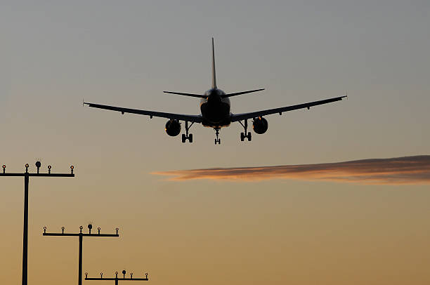 flugzeug - frankfurt international airport ストックフォトと画像