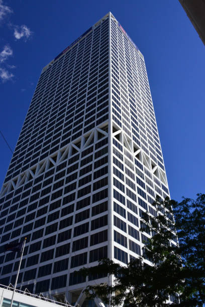 u.s. bank center, milwaukee, wisconsin, usa - u s bank tower imagens e fotografias de stock