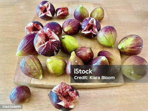istock Fresh Picked Organic Figs from Figtree 1365768694