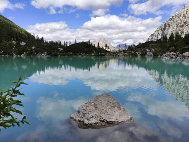 istock Lake of Sorapis 1365772796
