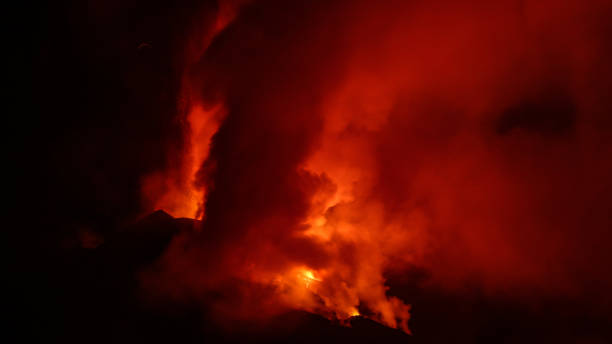 istock Volcano Cumbre Vieja 1365777010