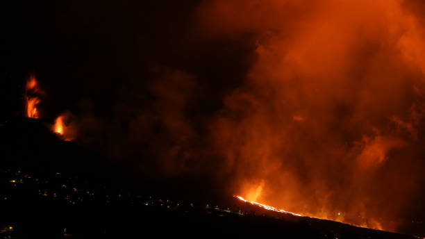 istock Volcano Cumbre Vieja 1365781461
