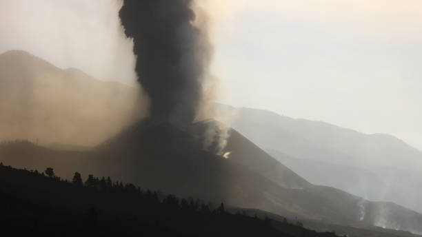 istock Volcano of La Palma 1365786180