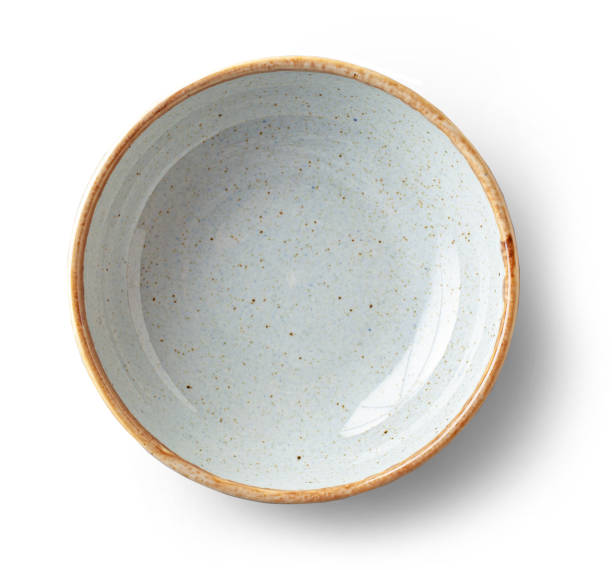 cuenco vacío sobre fondo blanco - plate ceramics pottery isolated fotografías e imágenes de stock