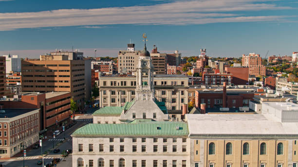 istock Portland City Hall on a Sunny Morning 1365882448