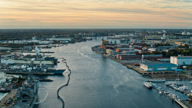 norfolk naval shipyard at sunrise - aerial - norfolk zdjęcia i obrazy z banku zdjęć