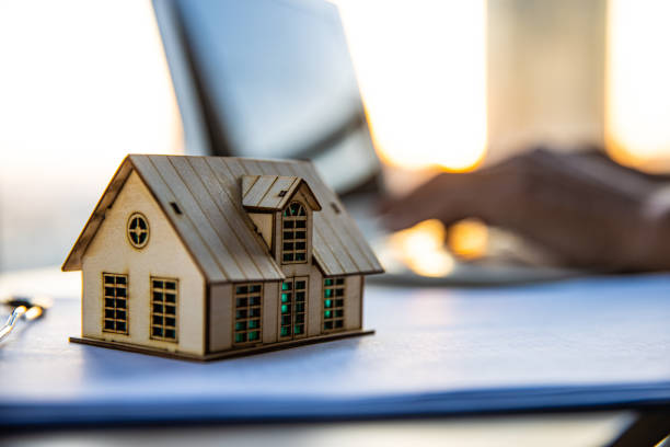 istock A house model on the laptop 1365999270