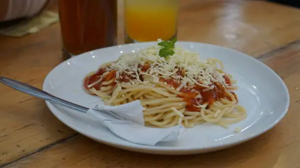 Spaghetti with cheese and sauce ready to eat