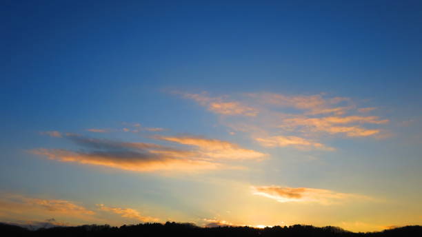 istock scenery of dusk 1366046918