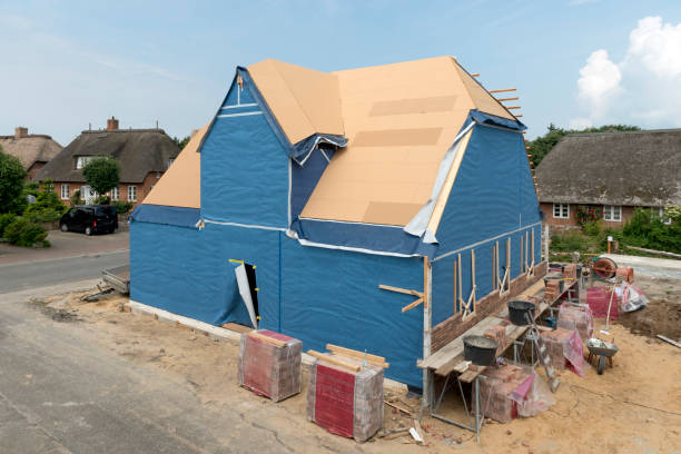 baustelle - home addition attic timber roof beam stock-fotos und bilder