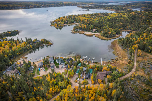 istock Fall Colors Surround a Lake 1366114701