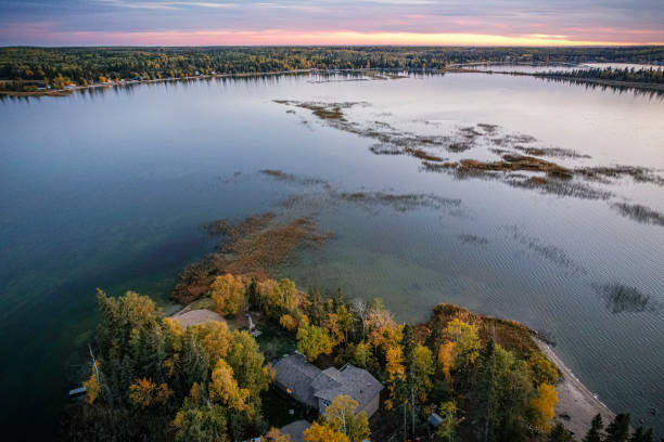 istock Fall Colors Surround a Lake 1366115232