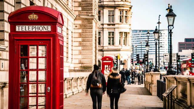 Time Lapse - London's iconic telephone booth
