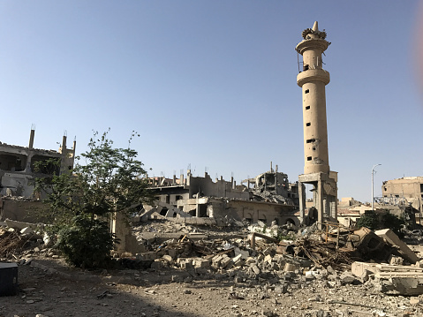 The extent of the destruction in the city of Raqqa, which was controlled by the Islamic State, and after battles, the Syrian Democratic Forces took control of the city in October 2017.
(The effects of the destruction of the Circassian mosque 