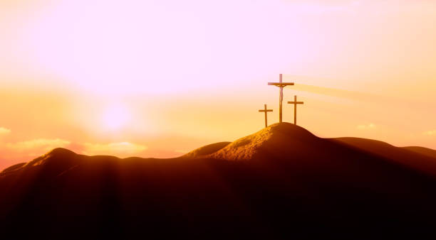 ゴルゴタ・ヒルの神秘的な光と雲 イエス・キリストと聖なる十字架の死と復活 - resurrection light religion sky ストックフォトと画像