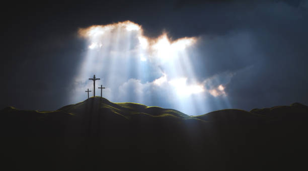 골고타 언덕에 빛과 구름 예수 그리스도와 거룩한 십자가의 죽음과 부활 - 십자가 뉴스 사진 이미지