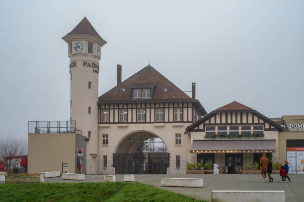 Romainville cityscape Romainville, France - January 13 2022: Paddock Paris EST Factory Outlet village near Paris on a foggy winter morning. reebok stock pictures, royalty-free photos & images