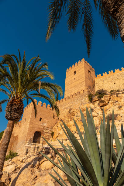 アルカサバとアルメリアの町の壁、 andalusia.スペイン。地中海のコスタ・デル・ソル - alcazaba ストックフォトと画像