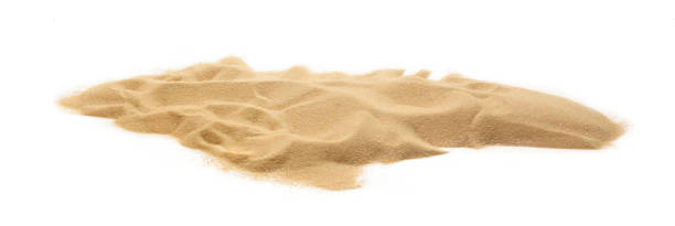 sable isolé sur fond blanc - oasis sand sand dune desert photos et images de collection