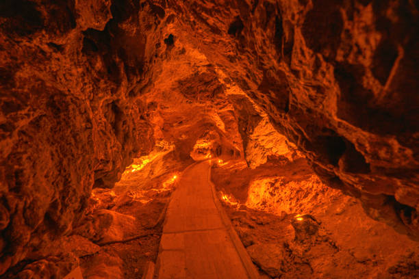 insuyu  Cave, Burdur in Turkey insuyu Cave ( İnsuyu Mağarası) is a show cave situated near Burdur in Turkey, over 500 m. in length. stalagmite stock pictures, royalty-free photos & images