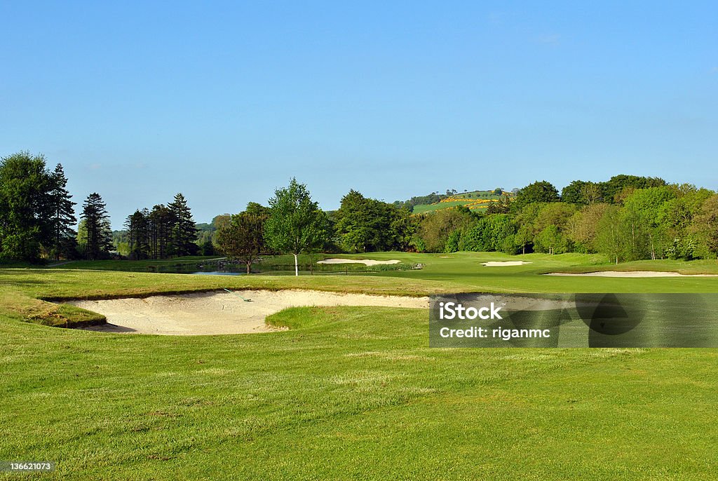 Grande bunker em um Campo de Golfe - Royalty-free Ajardinado Foto de stock