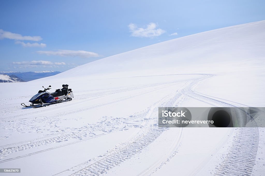 Snowmobile on 바트나외쿨 빙하 - 로열티 프리 스노모빌 스톡 사진