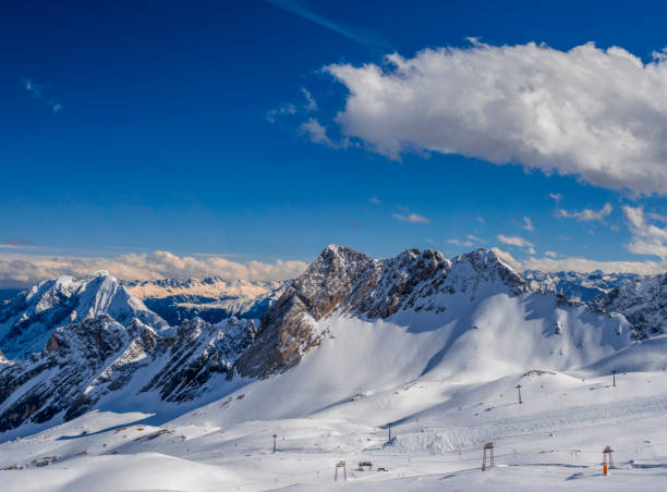 vista desde zugspitze, alemania, baviera - zugspitze mountain mountain germany sky fotografías e imágenes de stock