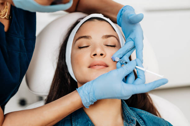 facial aesthetics surgery treatment - beauty treatment spa treatment health spa human face imagens e fotografias de stock