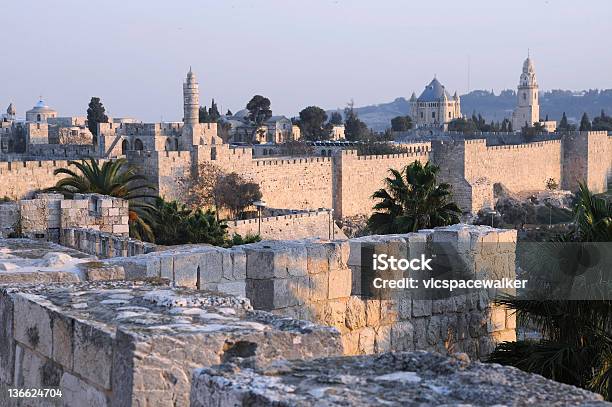 Foto de Cidade Velha De Jerusalém e mais fotos de stock de Arquitetura - Arquitetura, Capitais internacionais, Catedral