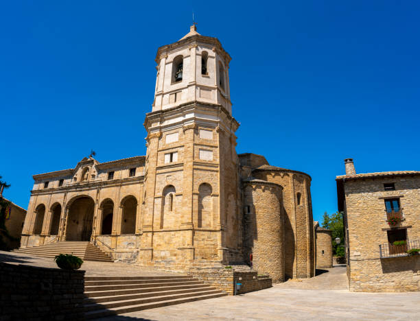 Cathedral of San Vicente in Roda de Isabena, the most beautiful villages of Spain in Huesca Aragon in Ribagorza Spain Cathedral of San Vicente in Roda de Isabena, one of the most beautiful villages of Spain in Huesca Aragon at the Ribagorza region of Spain ancient villages stock pictures, royalty-free photos & images