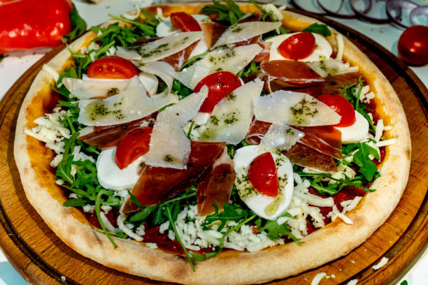 istock Italian food Pizza 1366313084