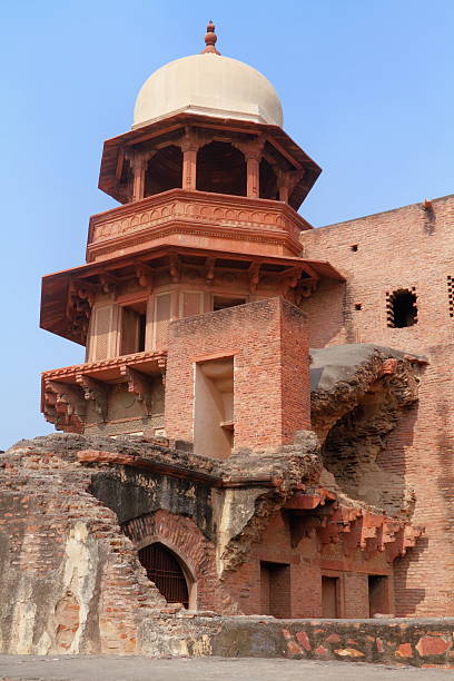istock Demolished Akbari Mahal,Agra Fort 136631770